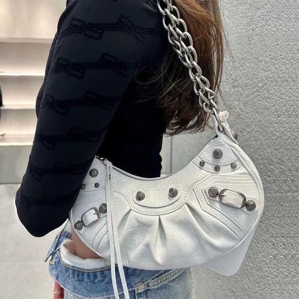 aher max fashion lecagole leather balenicass biker bag 2023 new le cagole riveted locomotive three in one chain underarm women's leathe
aher max fashion lecagole leather balenicass biker bag 2023 new le cagole riveted locomotive three in one chain underarm women's leathe