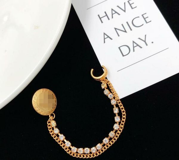 2022luxury designed letter ear clip earrings ear cuff banshee medusa head portrait 18k gold plated women's tassel earring designer jewe, Silver
2022luxury designed letter ear clip earrings ear cuff banshee medusa head portrait 18k gold plated women's tassel earring designer jewe, Silver