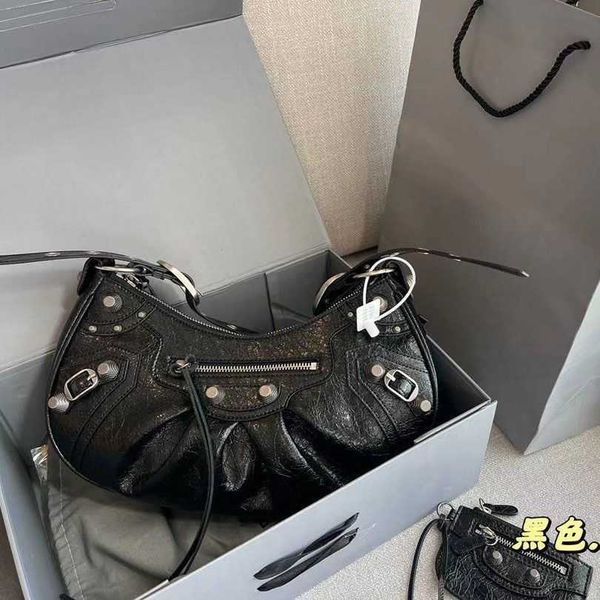 aher max fashion lecagole leather balenicass biker bag star style paris family women's new cagole dumpling motorcycle one shoulder mess
aher max fashion lecagole leather balenicass biker bag star style paris family women's new cagole dumpling motorcycle one shoulder mess