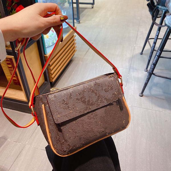 new fashion handbag one shoulder messenger bag classic flower dinner bag suitable for daily use # 1117-4
new fashion handbag one shoulder messenger bag classic flower dinner bag suitable for daily use # 1117-4