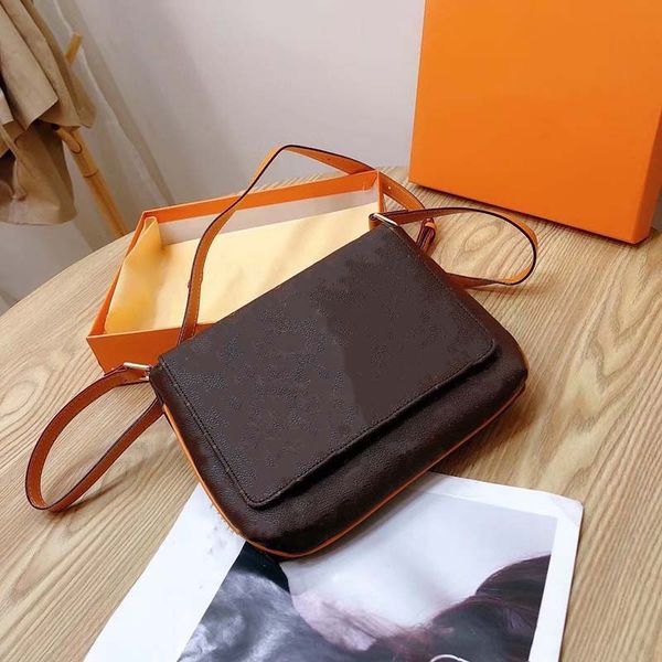 new fashion handbag adjustable shoulder strap crossbody bag classic flower messenger bag suitable for daily use # 8915
new fashion handbag adjustable shoulder strap crossbody bag classic flower messenger bag suitable for daily use # 8915