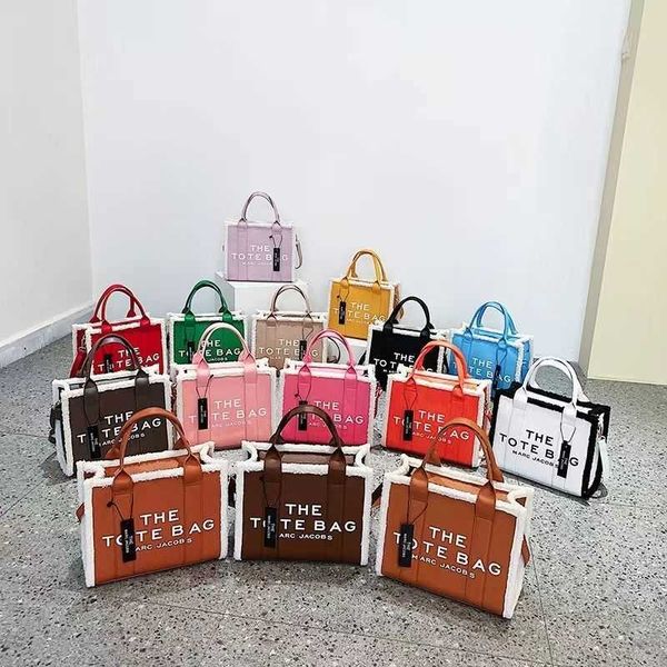 woman's luxury handbag designer marc's jacob tote bag one shoulder women's small design versatile new fashion sense commuter
woman's luxury handbag designer marc's jacob tote bag one shoulder women's small design versatile new fashion sense commuter