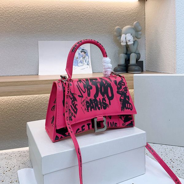 designer bags classic tote bag handbags vintage women crossbody bags hourglass half moon purse fashion letter graffiti shoulder messenger ba
designer bags classic tote bag handbags vintage women crossbody bags hourglass half moon purse fashion letter graffiti shoulder messenger ba