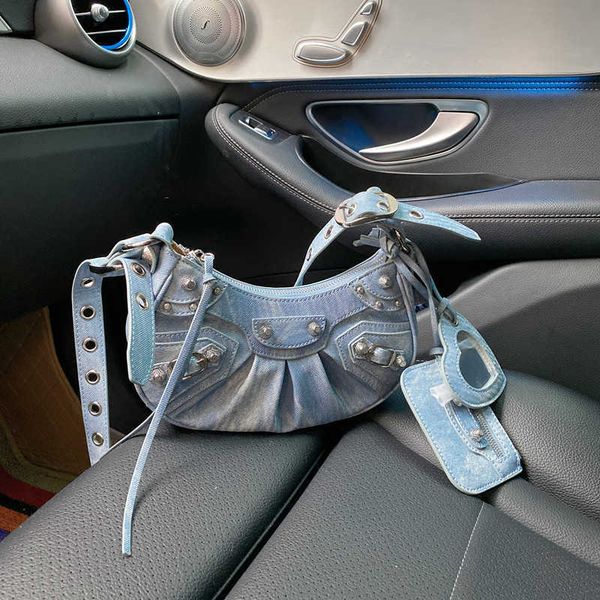 leather balenicass design biker bag ins net red same heavy industry denim rivet half moon motorcycle spice girl underarm one shoulder crossb
leather balenicass design biker bag ins net red same heavy industry denim rivet half moon motorcycle spice girl underarm one shoulder crossb