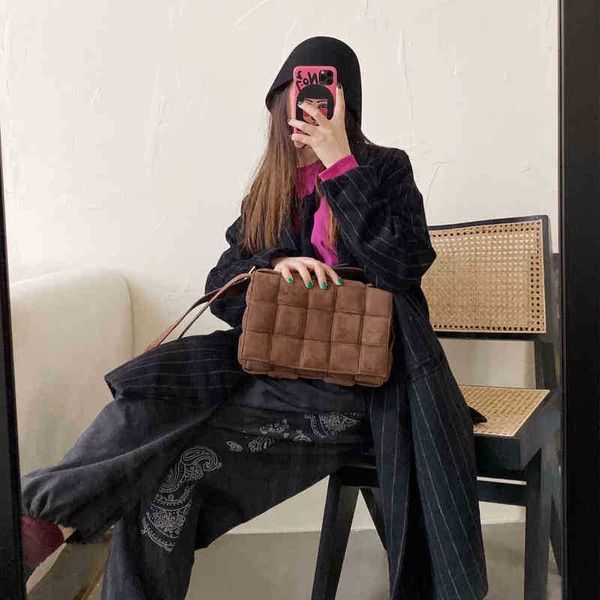 bottegas handbags designer venetas woven wholesale pillow messenger versatile cassette velvet female 2022 retro cloud bag foreign style hand
bottegas handbags designer venetas woven wholesale pillow messenger versatile cassette velvet female 2022 retro cloud bag foreign style hand