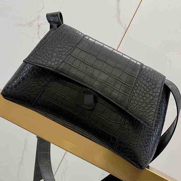 designer luxury womens bag balencigas handbag b-shaped paris single shoulder messenger fashion square gift shoulder oblique span versatile h
designer luxury womens bag balencigas handbag b-shaped paris single shoulder messenger fashion square gift shoulder oblique span versatile h
