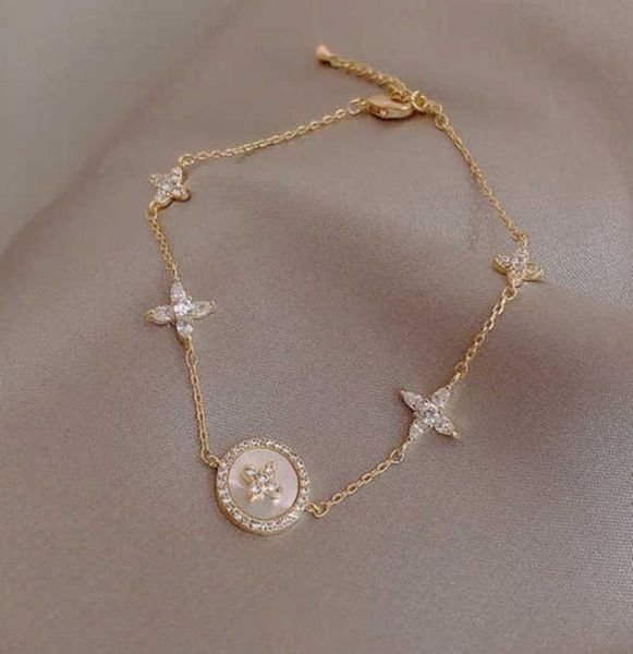 classic fashion bracelet female mode micro zirkoon korean brand bracelets women039s jewelry alloy plum blossom cross shape chai8853425, Golden;silver
classic fashion bracelet female mode micro zirkoon korean brand bracelets women039s jewelry alloy plum blossom cross shape chai8853425, Golden;silver
