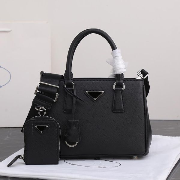 5a black shoulder bags latest three-in-one lady killer bag imported the latest high-gloss cross-grain leather fashion high-end
5a black shoulder bags latest three-in-one lady killer bag imported the latest high-gloss cross-grain leather fashion high-end