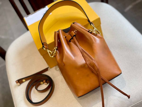 new high qulity bags classic womens handbags ladies composite tote leather clutch shoulder bag female purse
new high qulity bags classic womens handbags ladies composite tote leather clutch shoulder bag female purse