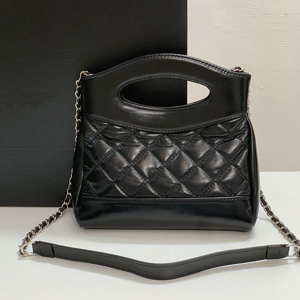 quilting crossbody bag shoulder postman bag chains handbag women purse metal letters thread hasp hardware large capacity envelope wallets pl
quilting crossbody bag shoulder postman bag chains handbag women purse metal letters thread hasp hardware large capacity envelope wallets pl