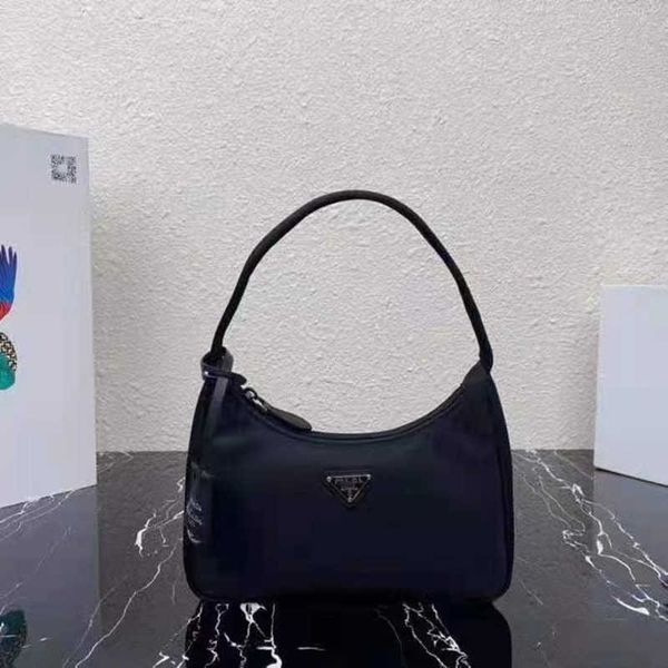 new autumn hobo armpit bag half moon nylon hand middle ancient one shoulder stick small female purses
new autumn hobo armpit bag half moon nylon hand middle ancient one shoulder stick small female purses