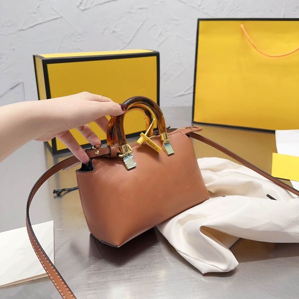 bags designer totes bag women handbag classic luxury brand imitation letter solid color splicing shoulder bag fashion wallets party
bags designer totes bag women handbag classic luxury brand imitation letter solid color splicing shoulder bag fashion wallets party