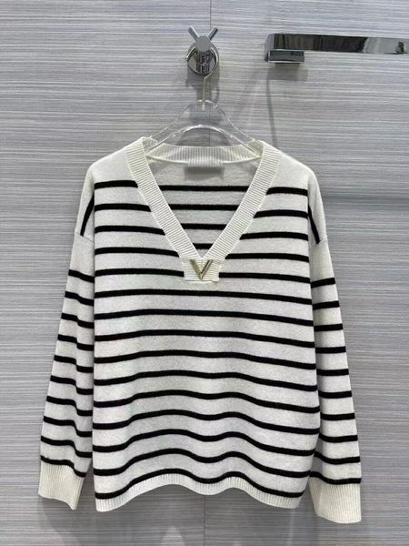 2022 new autumn winter cashmere pullover women's sweater contrast stripes patchwork v-neck long sleeveloose knitted jumper, White;black
2022 new autumn winter cashmere pullover women's sweater contrast stripes patchwork v-neck long sleeveloose knitted jumper, White;black