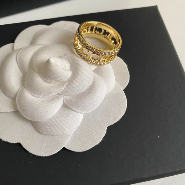 fashion designer letter ring three sizes band rings exquisite luxury design women's exclusive jewelry accessories gold plated never fad, Silver
fashion designer letter ring three sizes band rings exquisite luxury design women's exclusive jewelry accessories gold plated never fad, Silver
