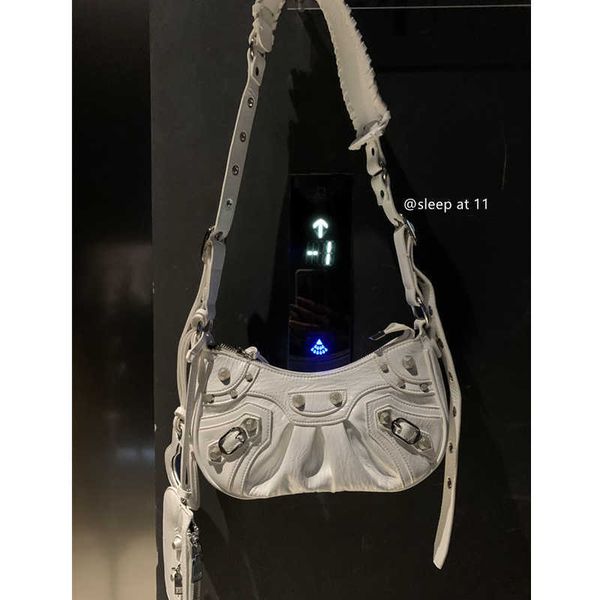 leather balenicass design biker bag new autumn and winter single shoulder messenger rivet crescent fashion hand niche design motorcycle dark
leather balenicass design biker bag new autumn and winter single shoulder messenger rivet crescent fashion hand niche design motorcycle dark