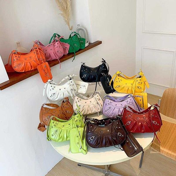 leather classic balenicass lecagole motorcycle bag 2022 new heavy industry rivet locomotive three in one month teeth underarm soft leather h
leather classic balenicass lecagole motorcycle bag 2022 new heavy industry rivet locomotive three in one month teeth underarm soft leather h