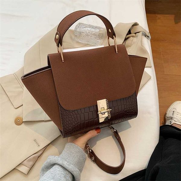 new bag women's fashion frosted chain hand sling single shoulder messenger contrast color wing outlet purse, Black;red
new bag women's fashion frosted chain hand sling single shoulder messenger contrast color wing outlet purse, Black;red