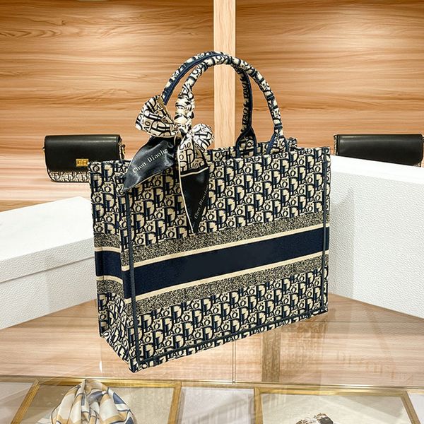 2022 luxurys designers women shopping bags 9a quality embroidery fashion canvas tote ladies large shoulder crossbody clutch handbags 36cm 41
2022 luxurys designers women shopping bags 9a quality embroidery fashion canvas tote ladies large shoulder crossbody clutch handbags 36cm 41
