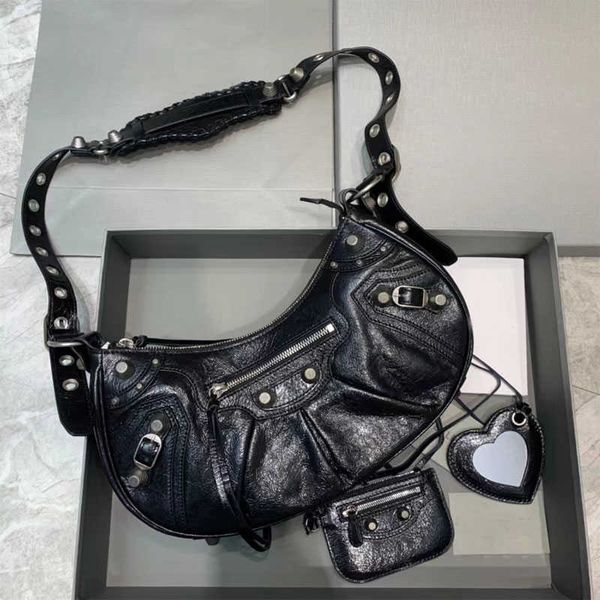 aher max design leather balenicass biker bag 2023 new armpit advanced half moon motorcycle rivet tassel three in one shoulder women's
aher max design leather balenicass biker bag 2023 new armpit advanced half moon motorcycle rivet tassel three in one shoulder women's