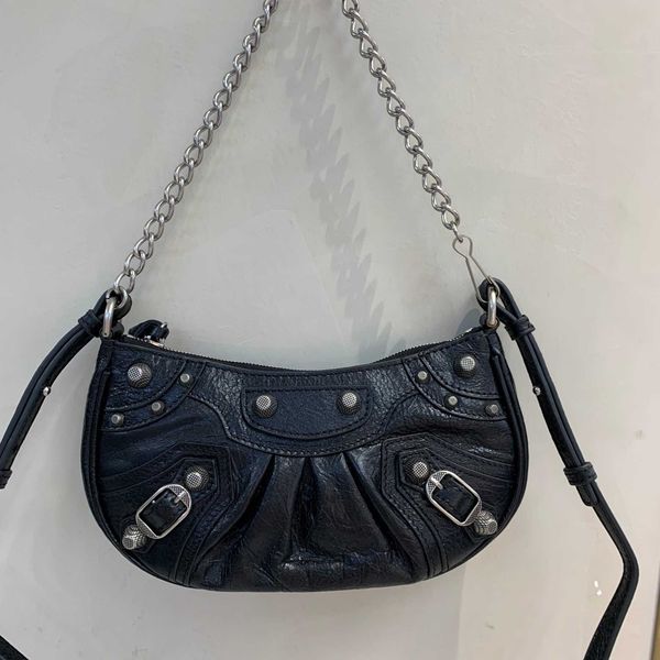 aher max fashion leather balenicass biker bag lecagole luxury sheepskin motorcycle portable single shoulder women's soft face paris
aher max fashion leather balenicass biker bag lecagole luxury sheepskin motorcycle portable single shoulder women's soft face paris