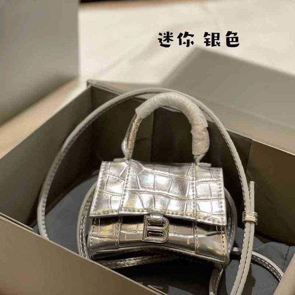 women balnecigas crossbody bags designer b-letter buckle version mini hourglass mouth envelope pattern high-grade real messen
women balnecigas crossbody bags designer b-letter buckle version mini hourglass mouth envelope pattern high-grade real messen