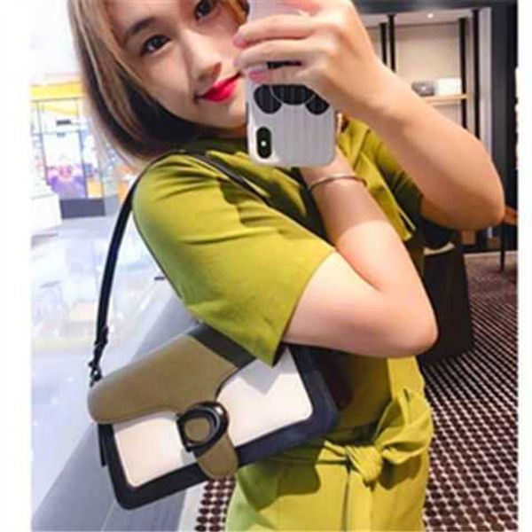 little ck women's bag 2020 new fashion one shoulder messenger bag wide shoulder strap underarm letter 
little ck women's bag 2020 new fashion one shoulder messenger bag wide shoulder strap underarm letter