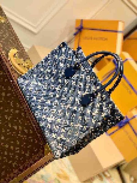 shopping bags onthego denim denim medium bag m59608 luxury brand designer women travel bag real leather handbags shoulder evening bag edmw, Black;white
shopping bags onthego denim denim medium bag m59608 luxury brand designer women travel bag real leather handbags shoulder evening bag edmw, Black;white