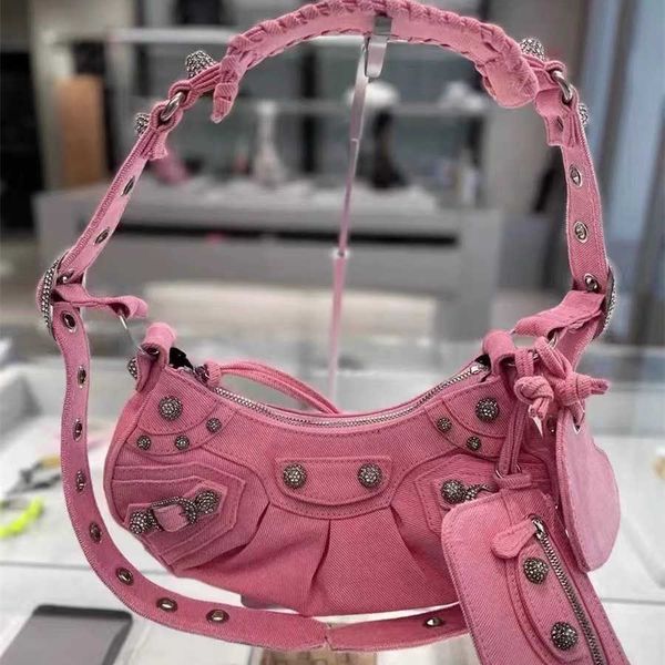 h bag classic balenicass leather lecagole motorcycle bag 2022 autumn new fashion diamond inlaid liuding motorcycle girl's sweet cool ha
h bag classic balenicass leather lecagole motorcycle bag 2022 autumn new fashion diamond inlaid liuding motorcycle girl's sweet cool ha