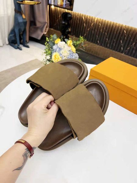 designer shoes slippers sandals pool pillow comfort mule waterfront pool waterproof slipper summer luxury fashion ladies beach flat
designer shoes slippers sandals pool pillow comfort mule waterfront pool waterproof slipper summer luxury fashion ladies beach flat