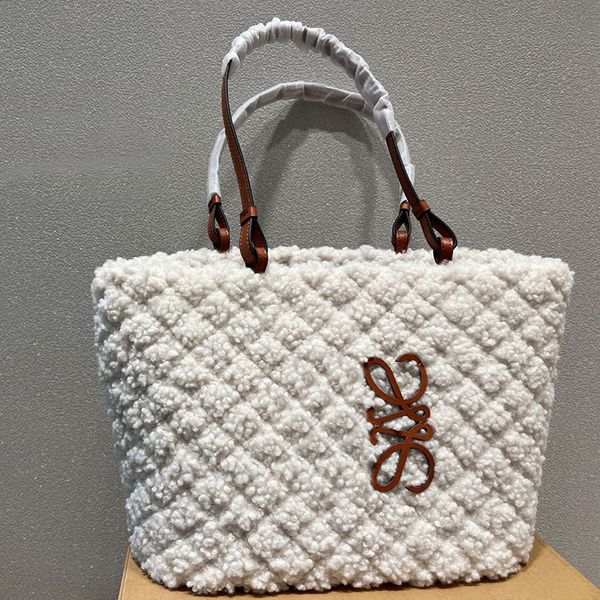 lambhair tote bag women shoulder bag beach handbag purse wood letter quilting lady hanndbags large capacity pocket leather handle plain thre
lambhair tote bag women shoulder bag beach handbag purse wood letter quilting lady hanndbags large capacity pocket leather handle plain thre