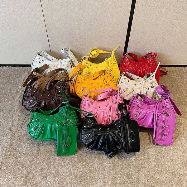 balenicass fashion leather biker bag lecagole pleated crescent 2022 new fashion air rivet motorcycle high texture one shoulder underarm wome
balenicass fashion leather biker bag lecagole pleated crescent 2022 new fashion air rivet motorcycle high texture one shoulder underarm wome