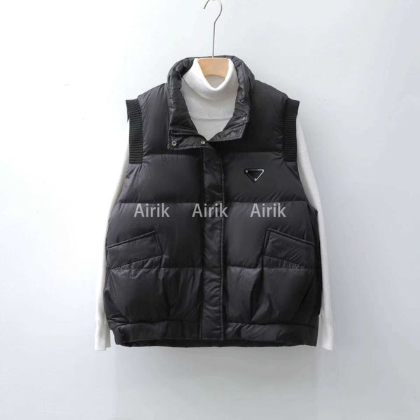 2023 designer womens down parkas winter jacket outdoor coat women fashion classic casual warm embroidery with letter budge warms coats coat, Black;white
2023 designer womens down parkas winter jacket outdoor coat women fashion classic casual warm embroidery with letter budge warms coats coat, Black;white
