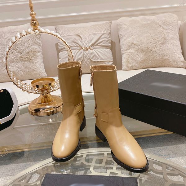 2023 women designer boots martin desert boot flamingos love arrow leather medal coarse non-slip winter shoes size 35 to 40 -m0028, Black
2023 women designer boots martin desert boot flamingos love arrow leather medal coarse non-slip winter shoes size 35 to 40 -m0028, Black