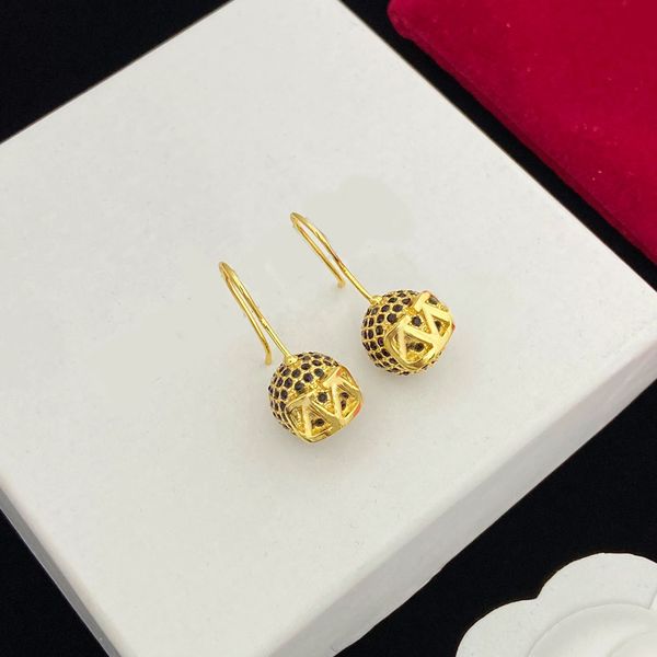 new stud fashion luxury brand designer brass ball lady wedding party couple gift excellent quality jewelry with box with stamp, Golden;silver
new stud fashion luxury brand designer brass ball lady wedding party couple gift excellent quality jewelry with box with stamp, Golden;silver