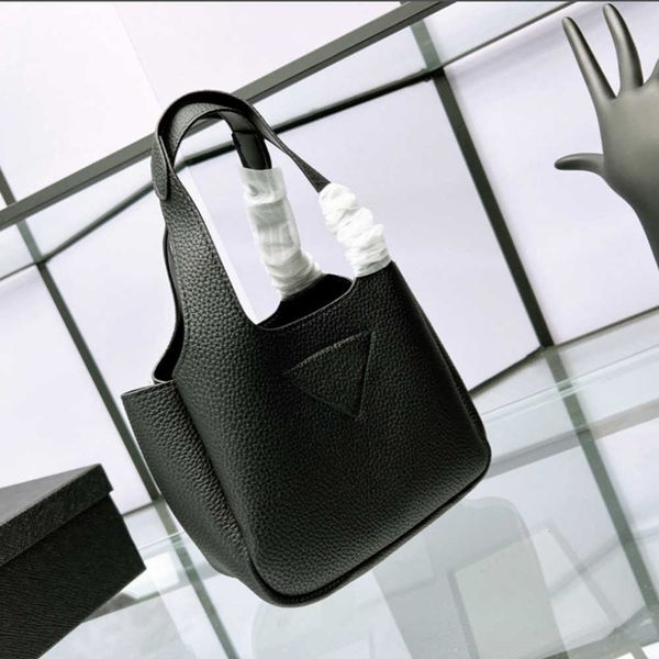 designer bag dinner party bag body bucket women shoulder handbags quality the tote s designer fashion high famous cross with wholesale 005
designer bag dinner party bag body bucket women shoulder handbags quality the tote s designer fashion high famous cross with wholesale 005