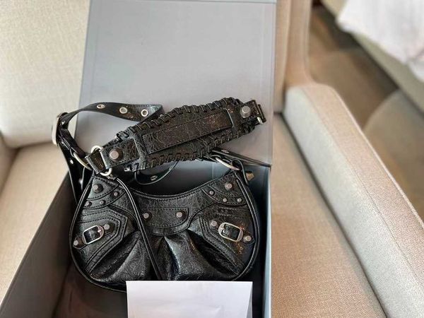 balenicass leather classic lecagole motorcycle bag three in one oil wax cowhide crackle wrinkle crescent half moon for
balenicass leather classic lecagole motorcycle bag three in one oil wax cowhide crackle wrinkle crescent half moon for