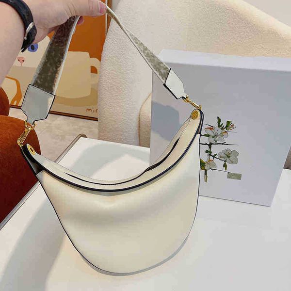 evening bags shoulder bags luxurys handbag designer bag leather half moom bag women hobo handbags vintage simple crossbody underarm wallet 2
evening bags shoulder bags luxurys handbag designer bag leather half moom bag women hobo handbags vintage simple crossbody underarm wallet 2