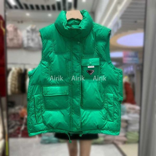 2023 designer womens down vests parkas winter jacket outdoor women fashion classic casual warm embroidery with letter budge warm coats, Black;white
2023 designer womens down vests parkas winter jacket outdoor women fashion classic casual warm embroidery with letter budge warm coats, Black;white