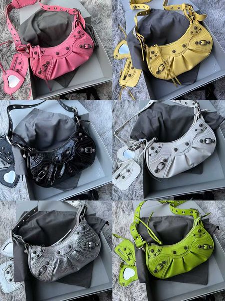 aher max classic balenicass leather lecagole motorcycle bag 2023 new elephant half moon motorcycle leather rivet tassel three in one pleated
aher max classic balenicass leather lecagole motorcycle bag 2023 new elephant half moon motorcycle leather rivet tassel three in one pleated
