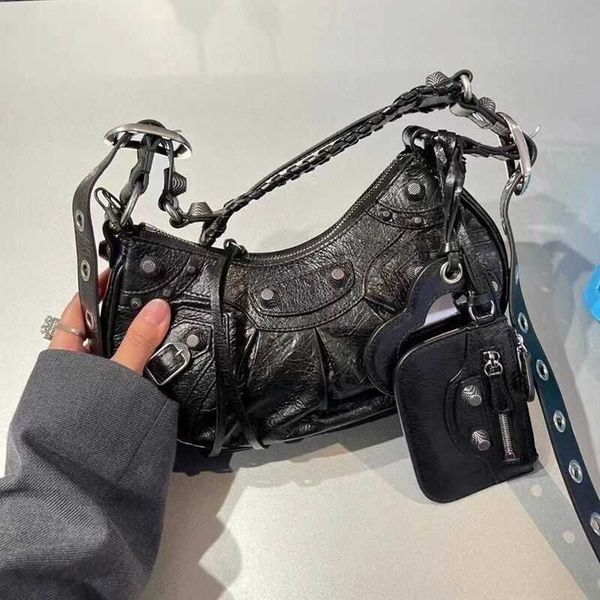 aher max fashion lecagole leather balenicass biker bag medieval family motorcycle armpit rivet tassel three in one month pleated cowhide sho
aher max fashion lecagole leather balenicass biker bag medieval family motorcycle armpit rivet tassel three in one month pleated cowhide sho