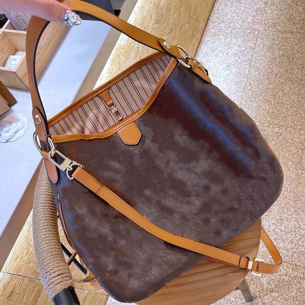 new designer bag one shoulder underarm printed tote bag large capacity women's handbag casual bucket bag
new designer bag one shoulder underarm printed tote bag large capacity women's handbag casual bucket bag