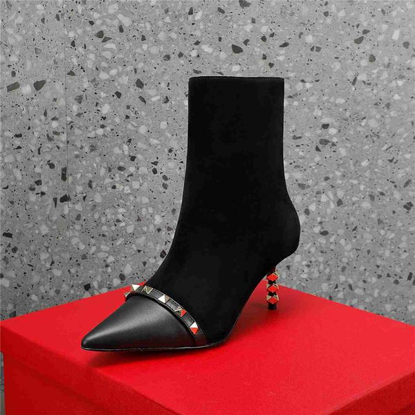 fashion boots casual women luxury design winter valentinoity warm heel snow leather thick soled sock boots 02-09, Black
fashion boots casual women luxury design winter valentinoity warm heel snow leather thick soled sock boots 02-09, Black