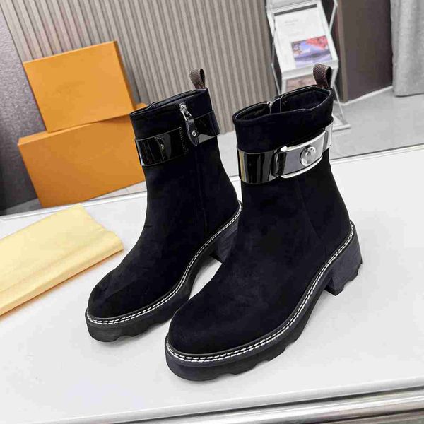 super mini boots louiseity fashion women decorative flat heel winter thick sole leather warm wool high heel snow viutonity 02-09, Black
super mini boots louiseity fashion women decorative flat heel winter thick sole leather warm wool high heel snow viutonity 02-09, Black