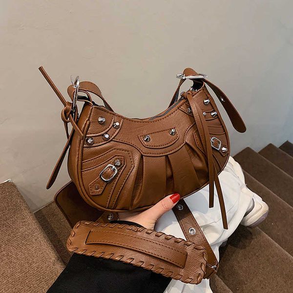 leather classic balenicass lecagole motorcycle bag fashion rivet wrinkled dumpling 2022 new ins single shoulder texture messenger women'
leather classic balenicass lecagole motorcycle bag fashion rivet wrinkled dumpling 2022 new ins single shoulder texture messenger women'