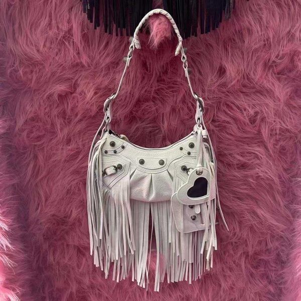 h bag design leather balenicass biker bag the 2022 new online red cowhide liuding heavy industry tassel motorcycle is a fashionable and vers
h bag design leather balenicass biker bag the 2022 new online red cowhide liuding heavy industry tassel motorcycle is a fashionable and vers