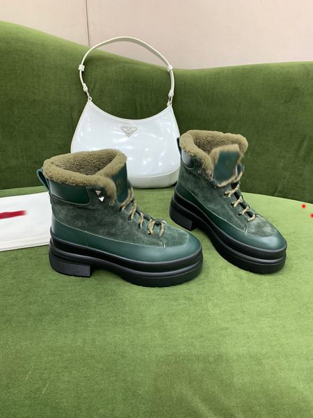 2023 women designer boots martin desert boot flamingos love arrow leather medal coarse non-slip winter shoes size 35 to 40 -m0022, Black
2023 women designer boots martin desert boot flamingos love arrow leather medal coarse non-slip winter shoes size 35 to 40 -m0022, Black