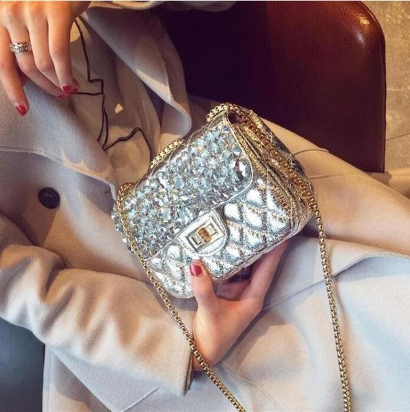 classic versatile small bag ring-block crack luxury rhinestone design handmade tote one shoulder oblique cross bag
classic versatile small bag ring-block crack luxury rhinestone design handmade tote one shoulder oblique cross bag