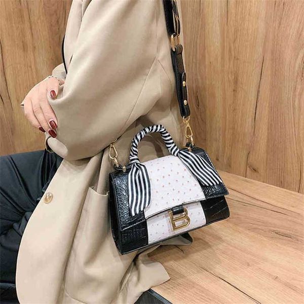 2022 early spring new simple color contrast small square bag leisure trend hand style texture women's handbags design deals
2022 early spring new simple color contrast small square bag leisure trend hand style texture women's handbags design deals
