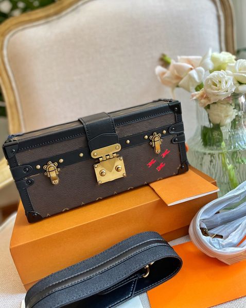 luxury tote purses brand handbag message bags shoulder bag genuine leather cluth crossbody 5a quality cattlehide old flower mens make-up box
luxury tote purses brand handbag message bags shoulder bag genuine leather cluth crossbody 5a quality cattlehide old flower mens make-up box