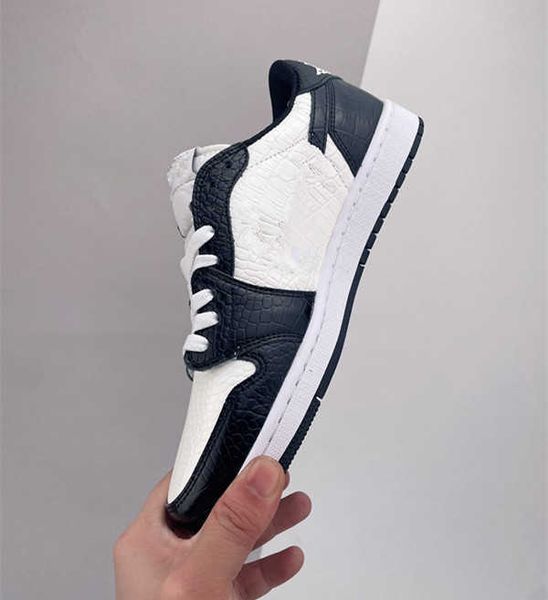 brand shoes leisure fragments jumpman 1s low sneakers black white leather upper, White;red
brand shoes leisure fragments jumpman 1s low sneakers black white leather upper, White;red
